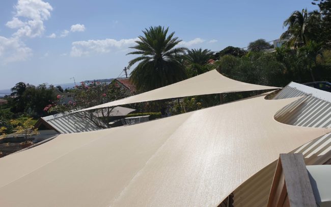 Commercial waterproof shade cover
